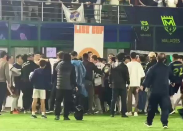 В Ташкенте на футбольном турнире Like Cup произошла массовая потасовка