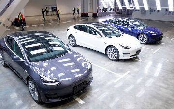 Электромобили Tesla подорожали